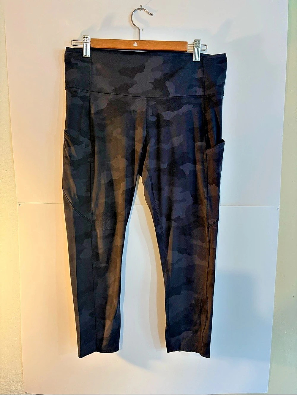 lululemon Fast and Free High-Rise Crop 23" Camo Leggings Size 12